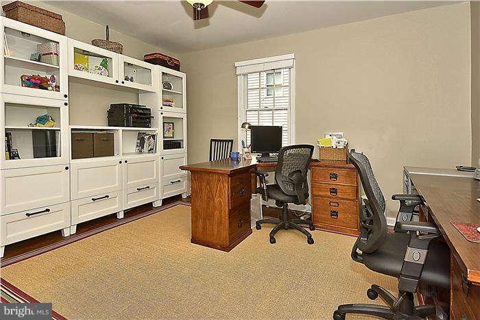 4904 South Chesterfield Road Arlington, VA 22206 - Photo 14 of 30 a view of workspace with windows