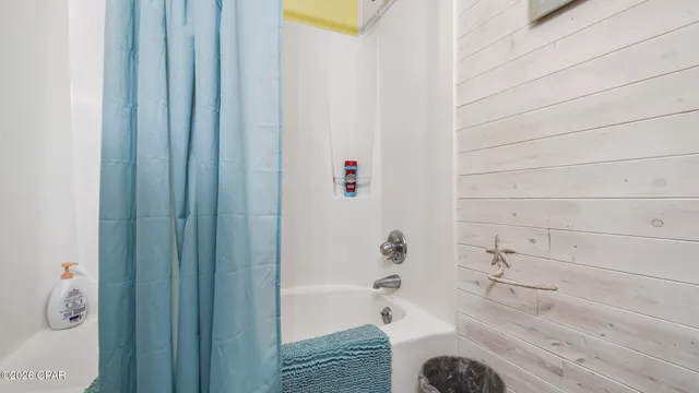 $2,250 | 6910 Beach Drive, Panama City, FL 32408