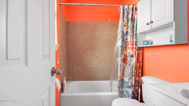 $2,550 | 6910 Beach Drive, Panama City, FL 32408