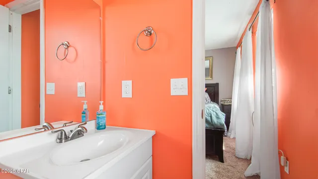 $2,550 | 6910 Beach Drive, Panama City, FL 32408