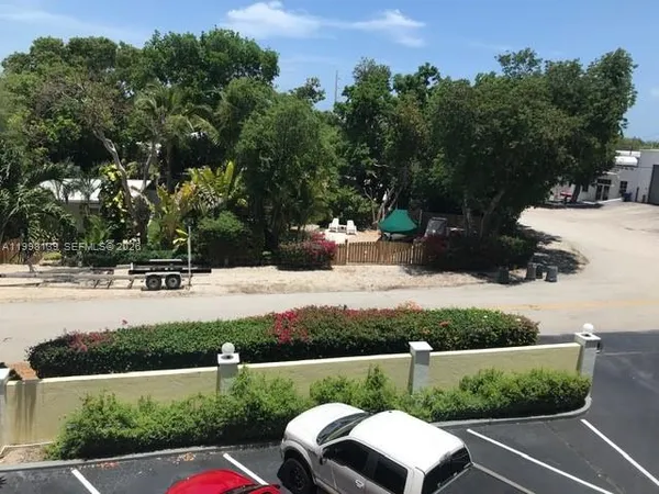 $3,600 | 200 Harborview Drive, Unit 104, Tavernier, FL 33070