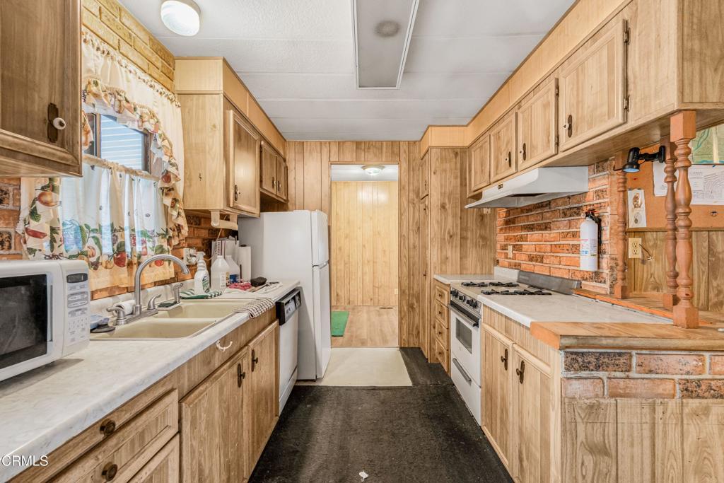 250 East Telegraph Road, Unit 1 Fillmore, CA 93015 - Photo 15 of 32 11