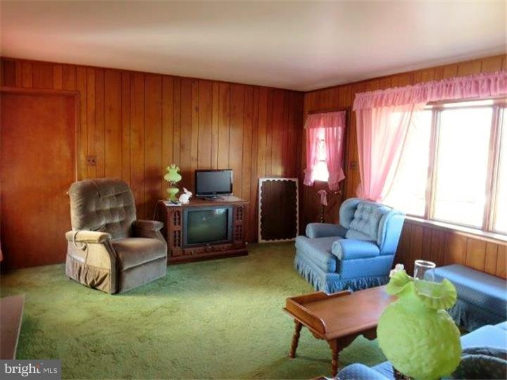 416 Big Oak Road Bridgeton, NJ 08302 - Photo 8 of 17 Family Room