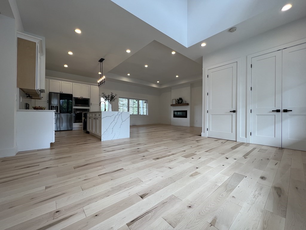 47 Stratton Farms Road Suffield, CT 06093 - Photo 8 of 28