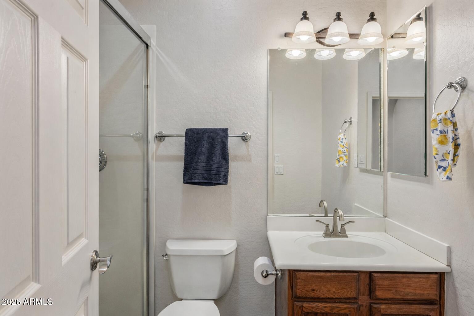 3980 East Robin Lane Phoenix, AZ 85050 - Photo 18 of 31 Full Bath Downstairs