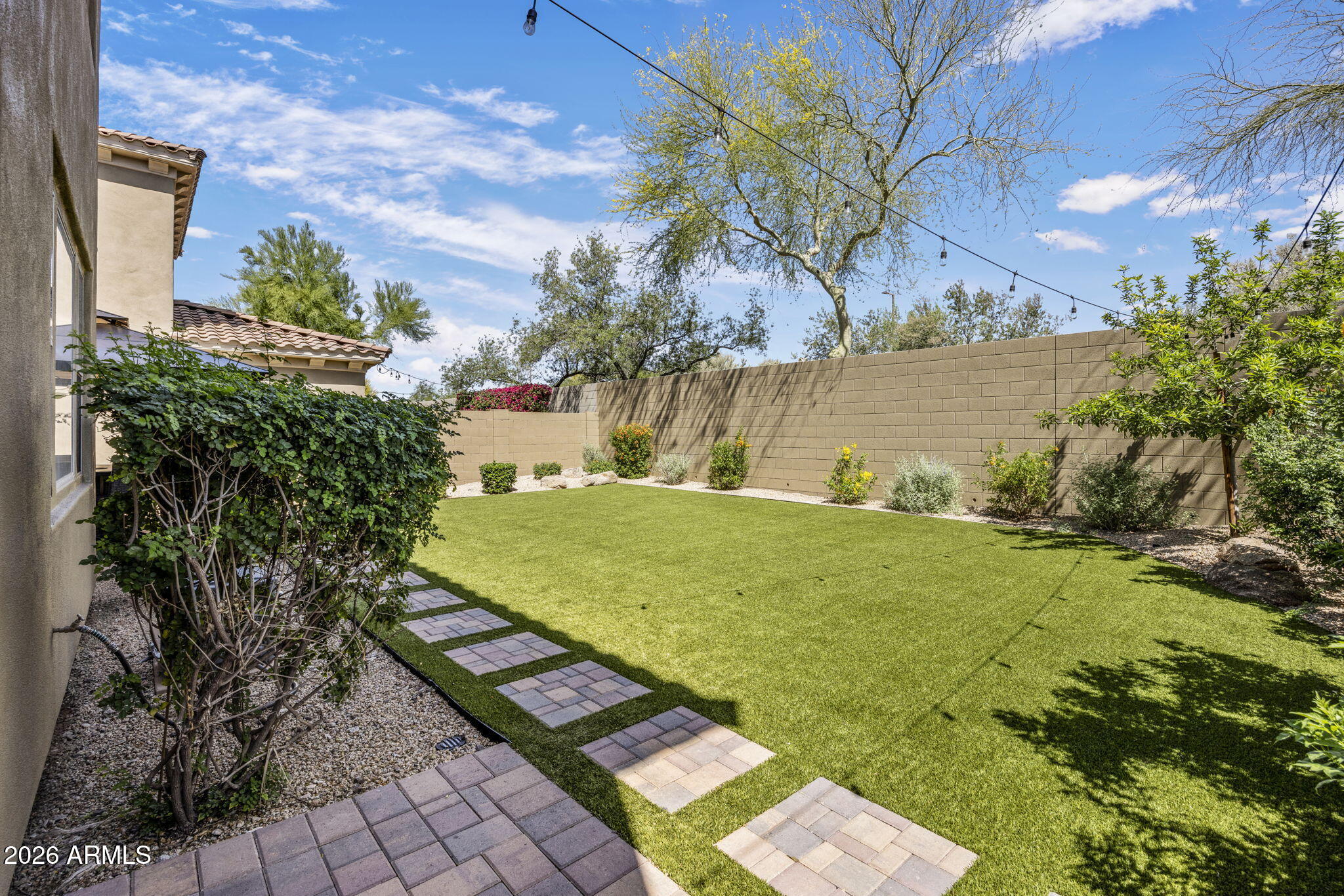 3980 East Robin Lane Phoenix, AZ 85050 - Photo 20 of 31 Turf and pavers