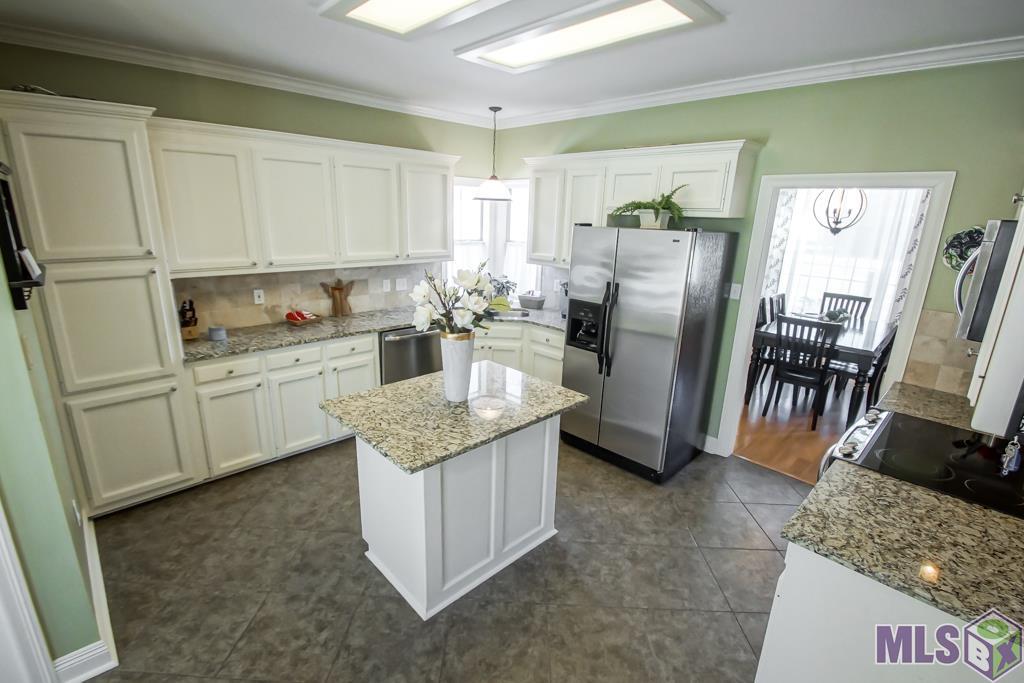 1316 Springlake Drive Baton Rouge, LA 70810 - Photo 3 of 16