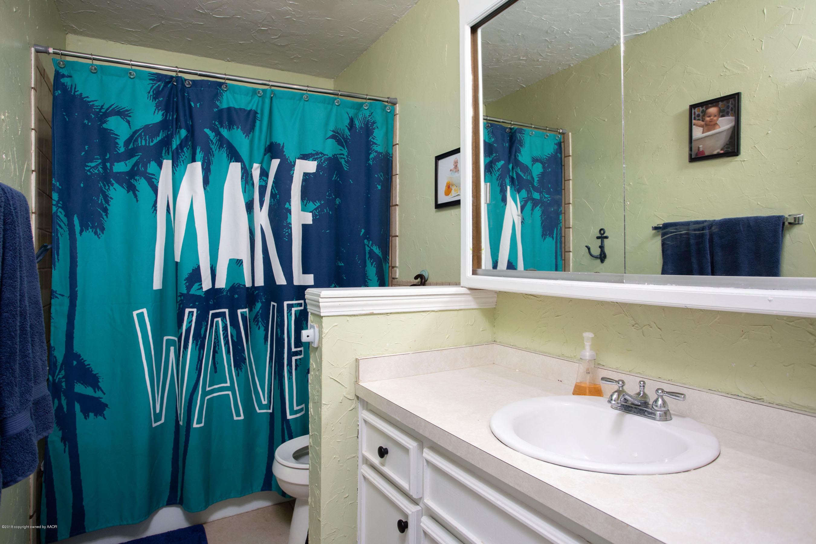 5223 Royce Drive Amarillo, TX 79110 - Photo 12 of 24 main bathroom