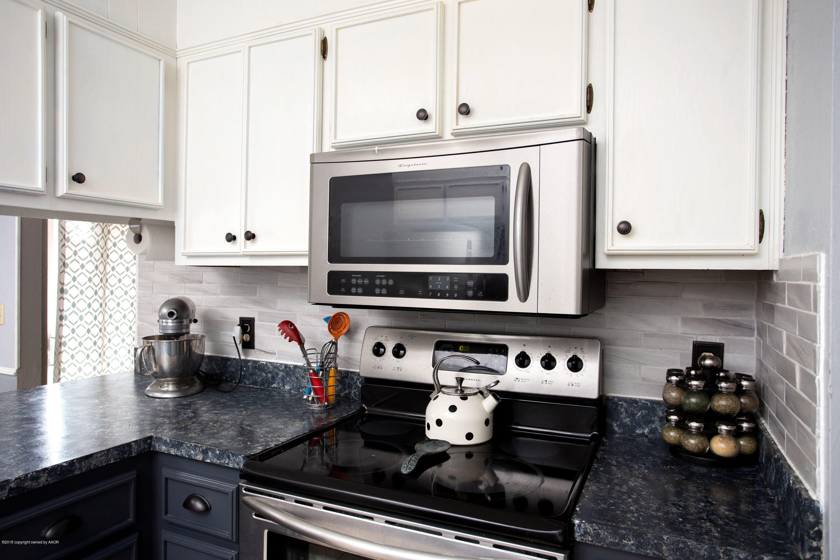 5223 Royce Drive Amarillo, TX 79110 - Photo 20 of 24 Stainless appliances
