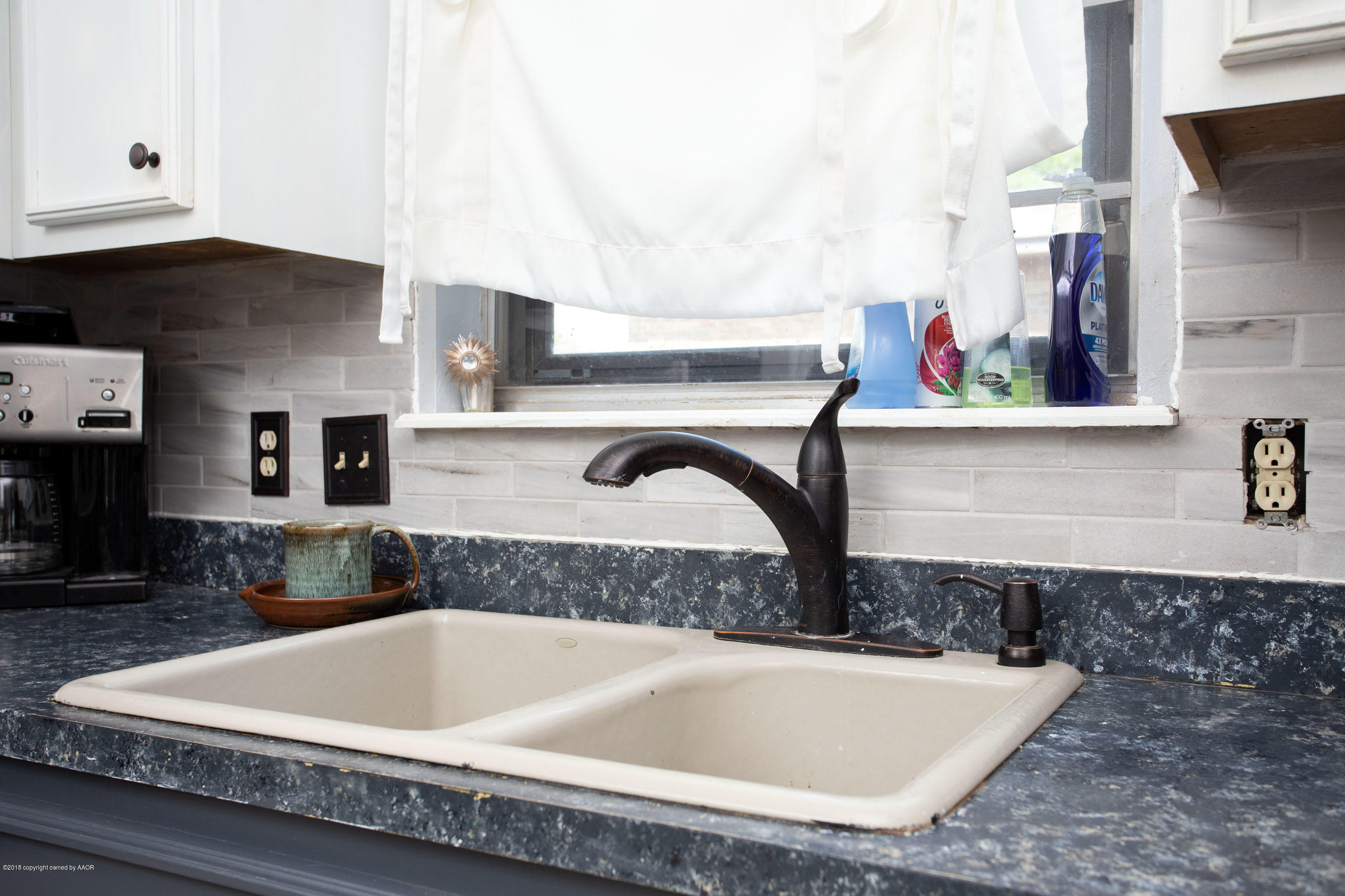 5223 Royce Drive Amarillo, TX 79110 - Photo 21 of 24 sink