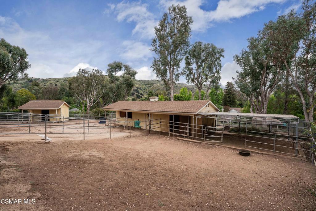 351 Buckboard Circle Simi Valley, CA 93065 - Photo 43 of 58