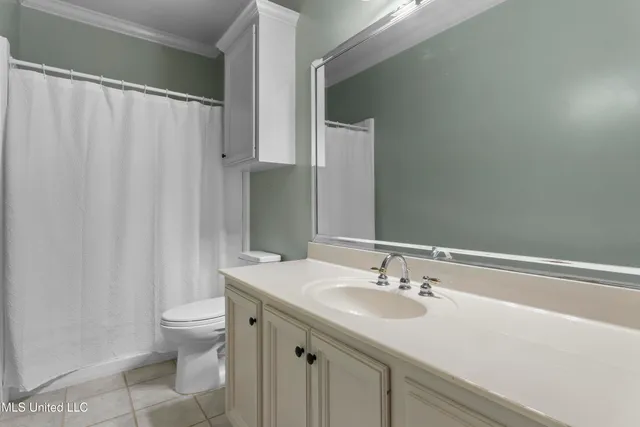 $619,000 | 124 Surgeres Place, Ocean Springs, MS 39564