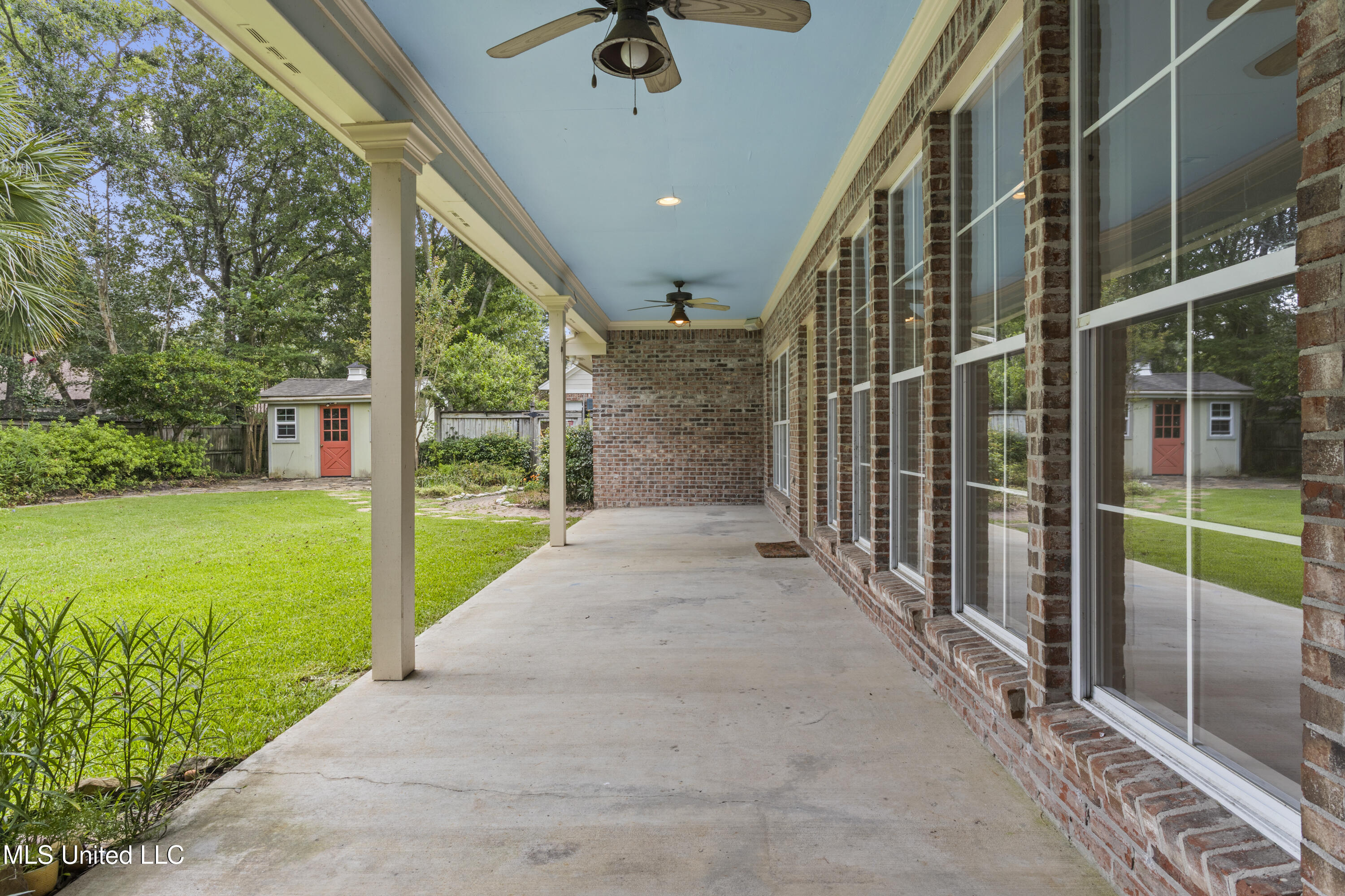 124 Surgeres Place Ocean Springs, MS 39564 - Photo 35 of 43 043