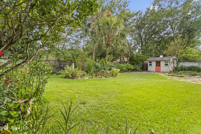 $619,000 | 124 Surgeres Place, Ocean Springs, MS 39564