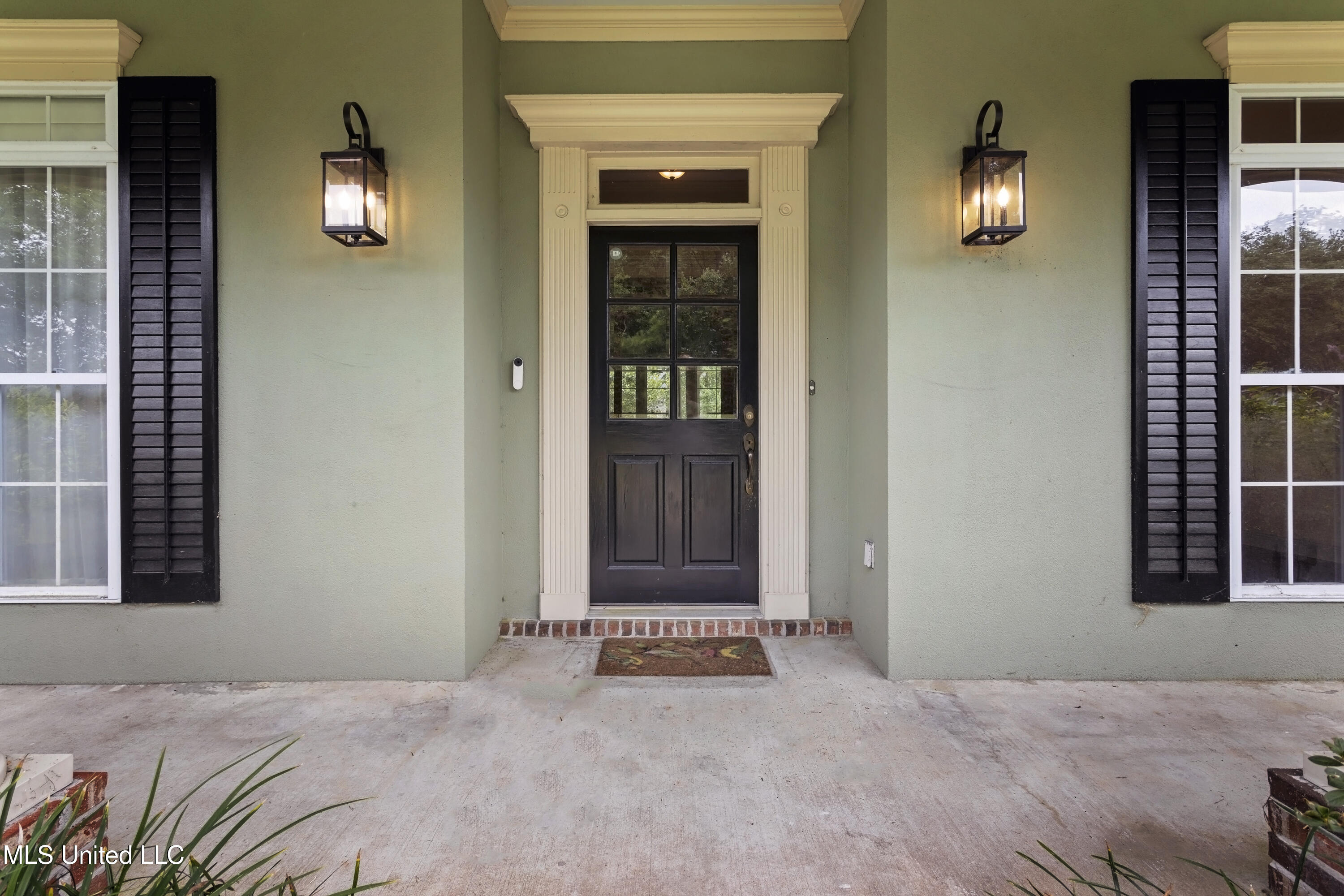 124 Surgeres Place Ocean Springs, MS 39564 - Photo 4 of 43 004