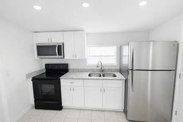 $1,500 | 5010 Killarney Avenue, Unit A, Fort Pierce, FL 34951