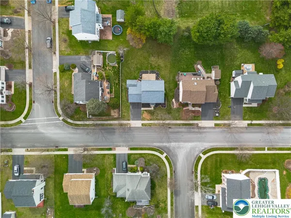 $469,900 | 2652 Thistle Road, Lower Macungie Township, PA 18062