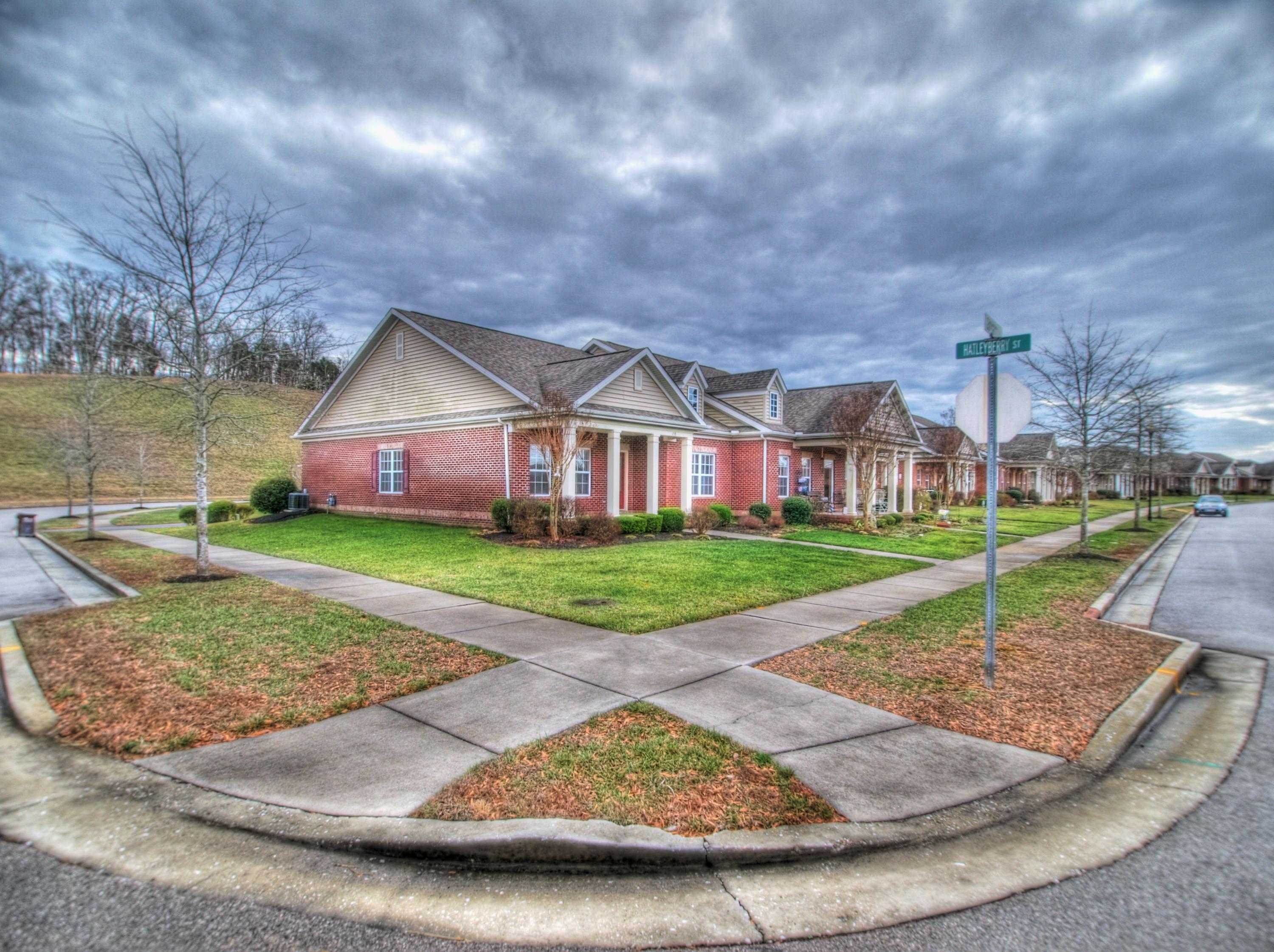 158 Hardinberry Street Oak Ridge, TN 37830 - Photo 2 of 37 Sidewalks