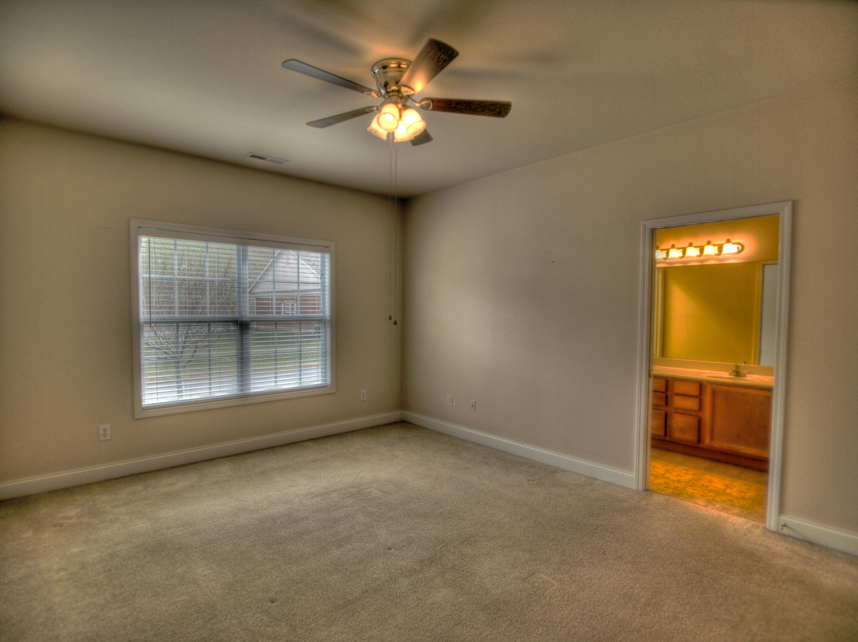 158 Hardinberry Street Oak Ridge, TN 37830 - Photo 13 of 37 Master bedroom