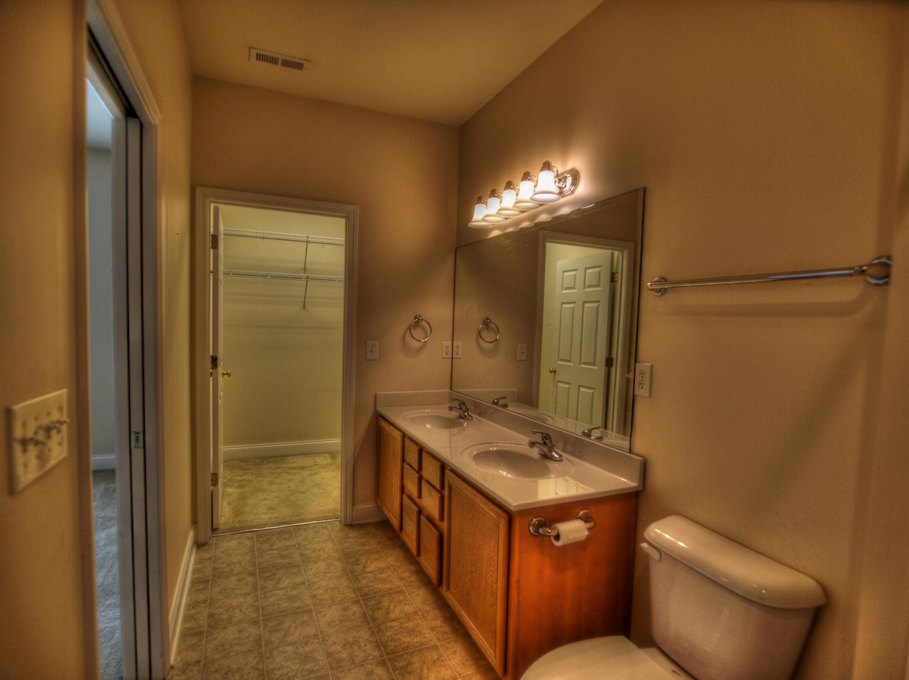 158 Hardinberry Street Oak Ridge, TN 37830 - Photo 14 of 37 Master bath