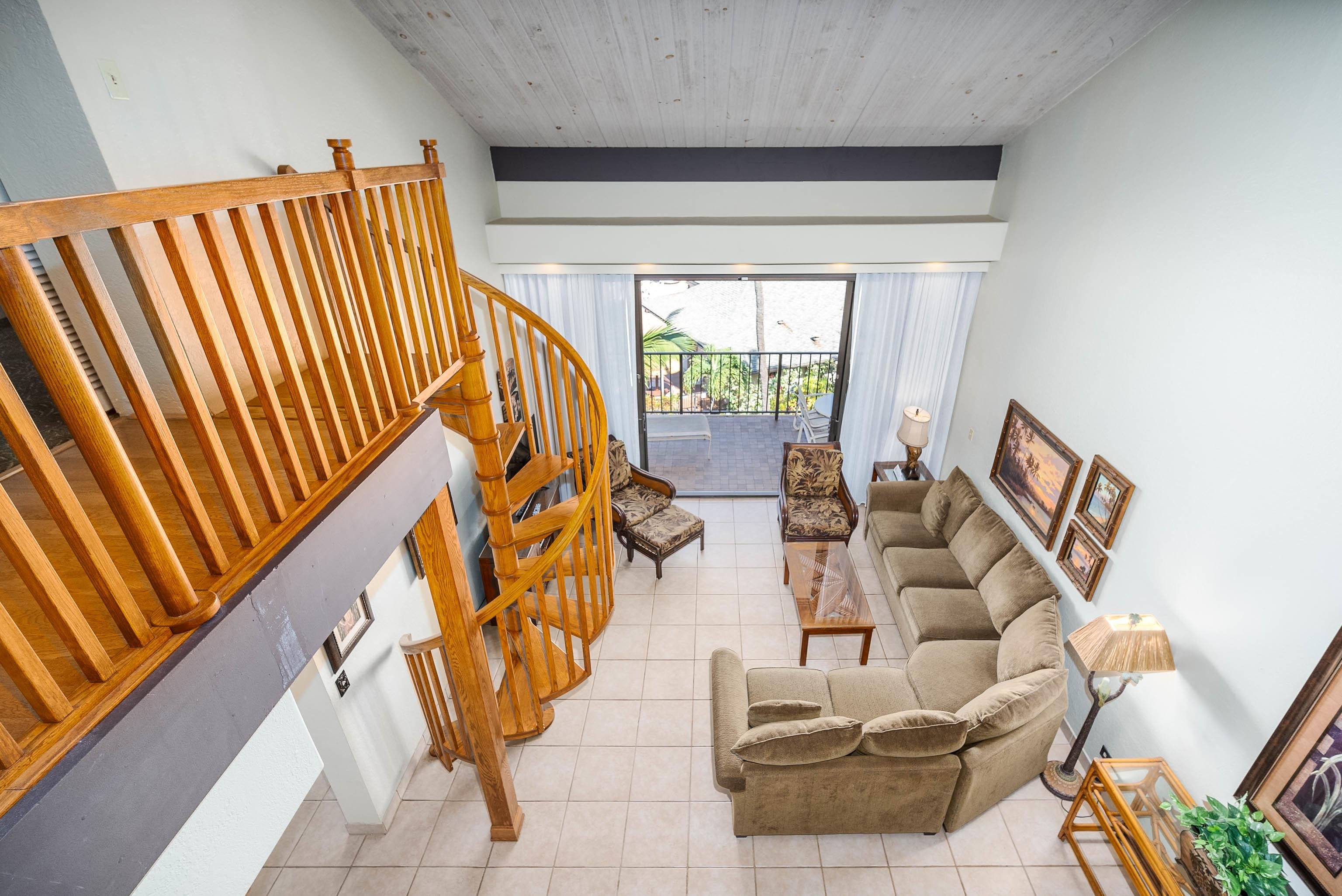 3445 Lower Honoapiilani Road, Unit 456 Lahaina, HI 96761 - Photo 23 of 32 a very nice looking living room with a large window