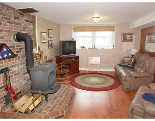 52 Mudnock Road Salisbury, MA 01952 - Photo 8 of 19 Gallery Image 8