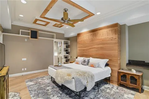 $1,000,000 | 600 Port Of New Orleans Place, Unit 6H, New Orleans, LA 70130