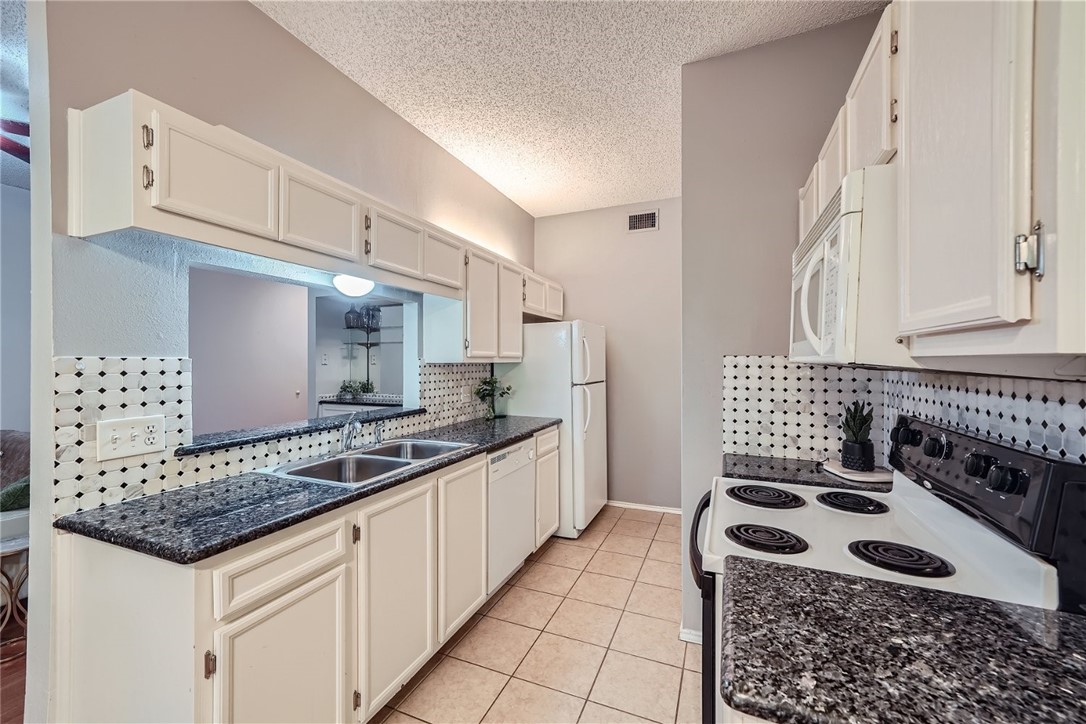 9100 Mountain Ridge Drive, Unit 106 Austin, TX 78759 - Photo 8 of 14