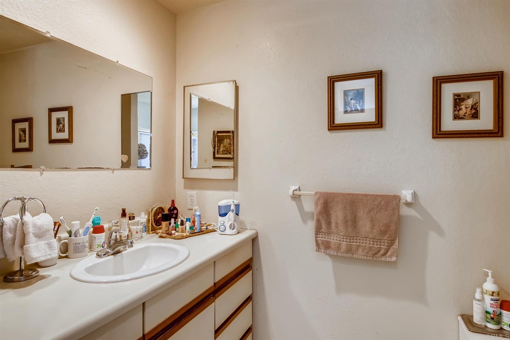 658 Santa Fe Drive Encinitas, CA 92024 - Photo 12 of 39