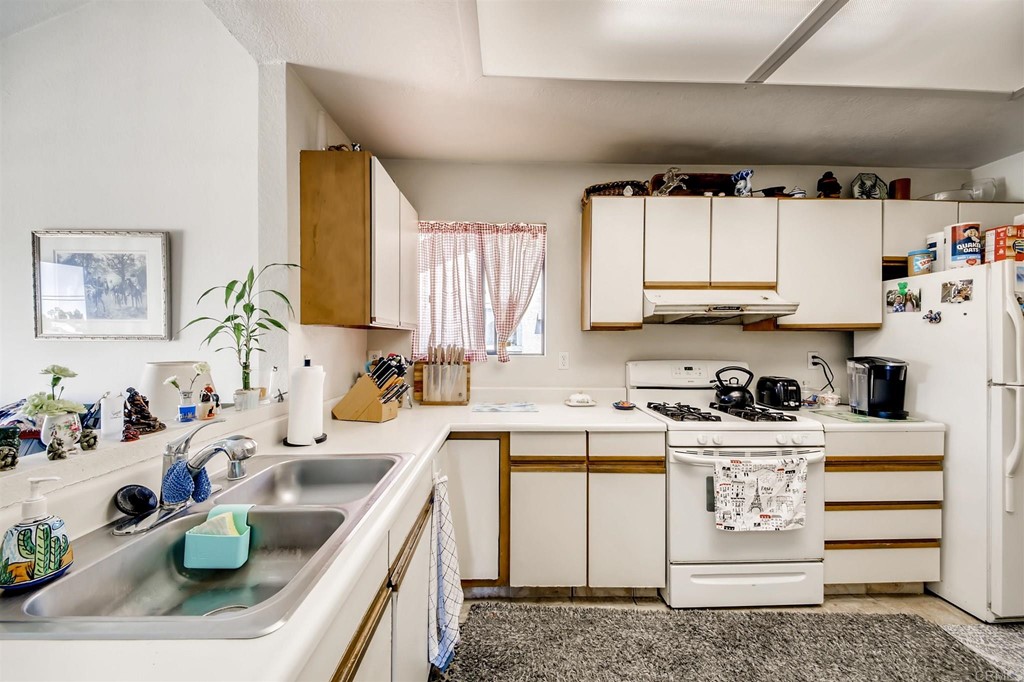 658 Santa Fe Drive Encinitas, CA 92024 - Photo 9 of 39