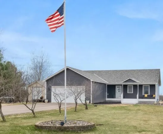 $649,900 | 38616 Pine Avenue, Center City, MN 55012