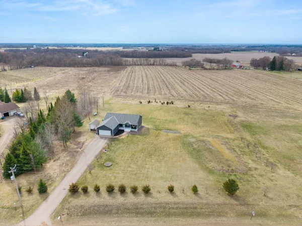 $649,900 | 38616 Pine Avenue, Center City, MN 55012