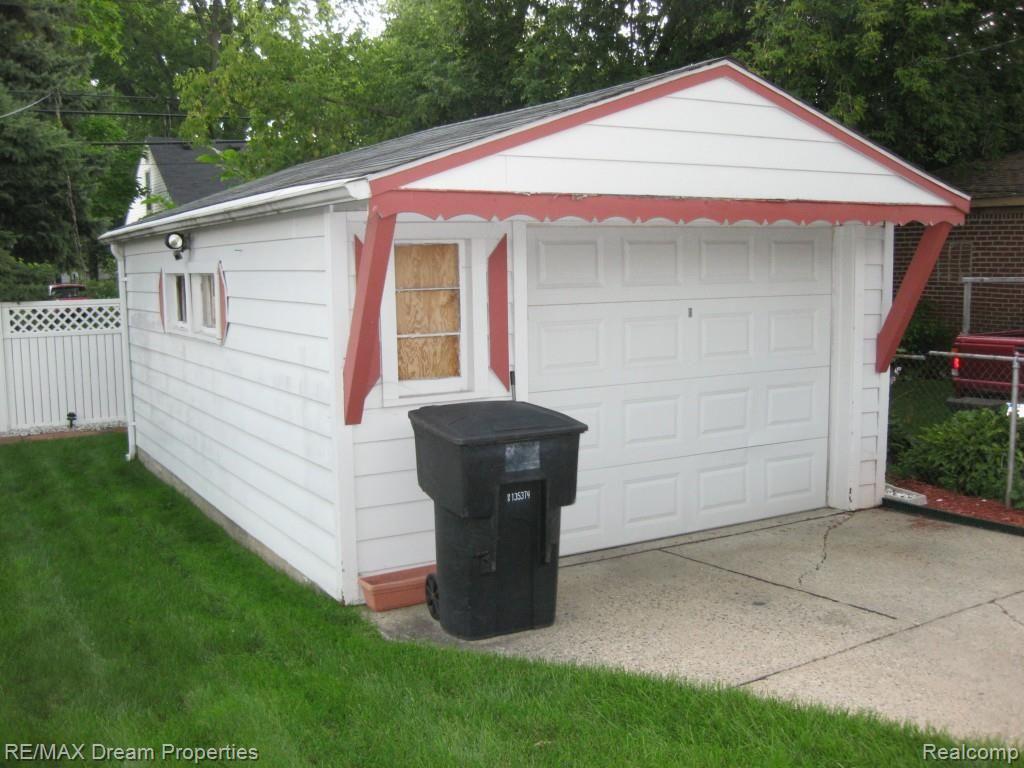 19010 Burt Road Detroit, MI 48219 - Photo 16 of 16 garage.jpg