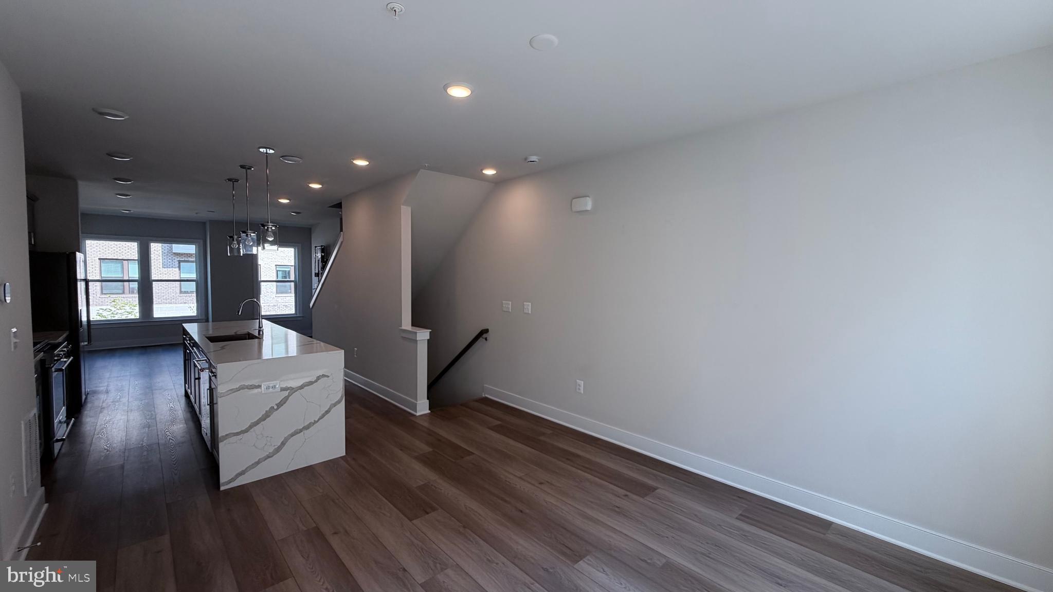12742 Verdant Way Reston, VA 20191 - Photo 4 of 35