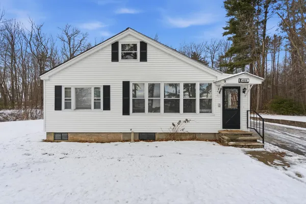 $480,000 | 408 Manchester Road, Auburn, NH 03032