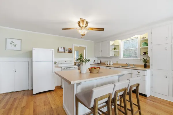 $480,000 | 408 Manchester Road, Auburn, NH 03032