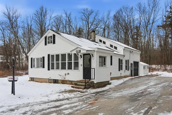 $480,000 | 408 Manchester Road, Auburn, NH 03032
