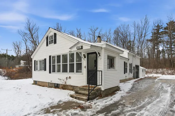 $480,000 | 408 Manchester Road, Auburn, NH 03032