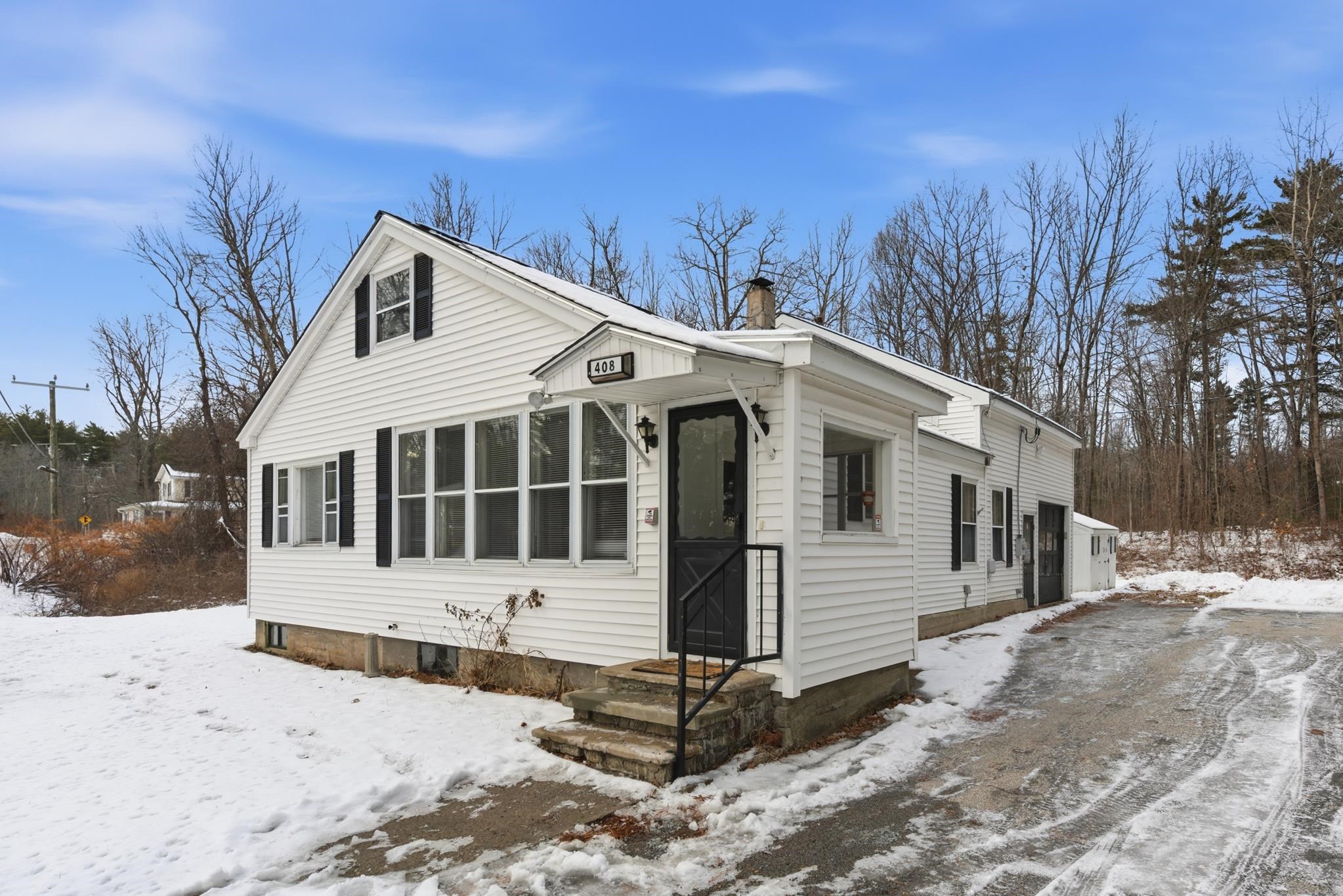 408 Manchester Road Auburn, NH 03032 - Photo 3 of 47