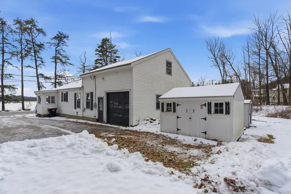 $480,000 | 408 Manchester Road, Auburn, NH 03032