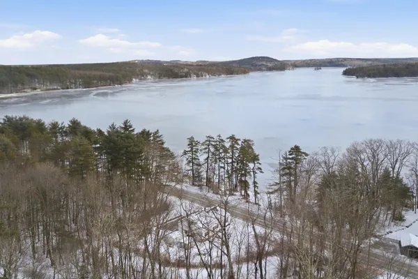 $480,000 | 408 Manchester Road, Auburn, NH 03032