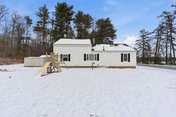 $480,000 | 408 Manchester Road, Auburn, NH 03032