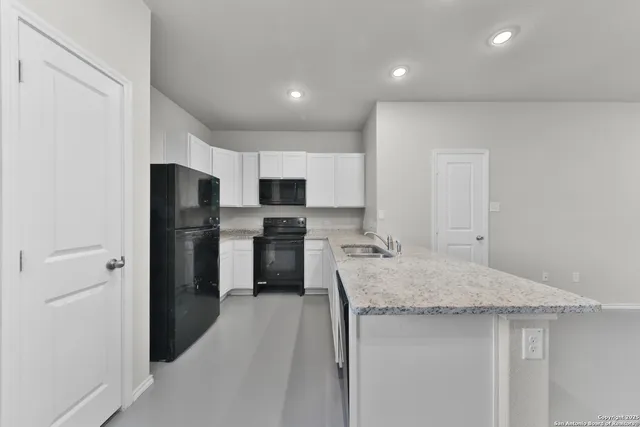 $1,350 | 9907 Grove Mist, Unit 102, San Antonio, TX 78233