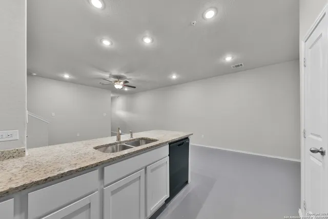 $1,350 | 9907 Grove Mist, Unit 102, San Antonio, TX 78233