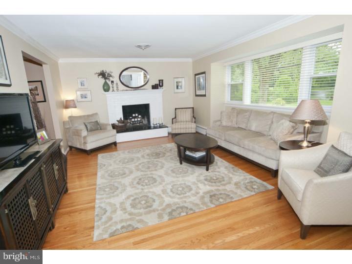 420 Wyndon Road Ambler, PA 19002 - Photo 4 of 25 Living Room