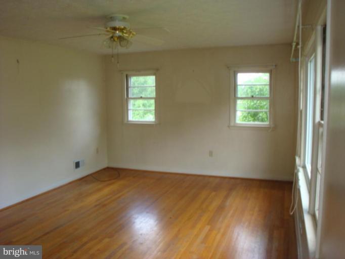 3001 Papermill Road Winchester, VA 22601 - Photo 3 of 8 Living Room