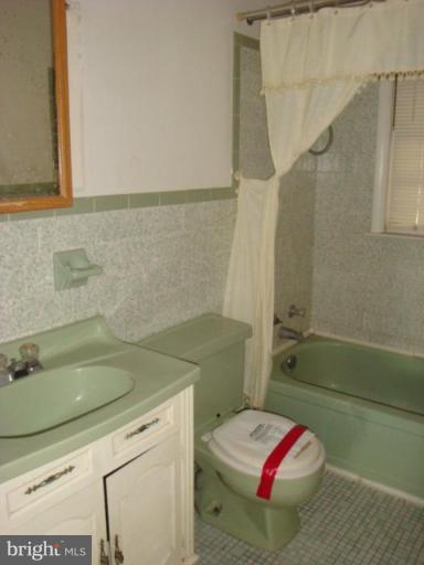 3001 Papermill Road Winchester, VA 22601 - Photo 6 of 8 Bath #1