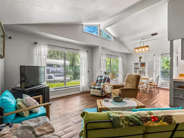 $255,900 | 71 Oak Street, Crawfordville, FL 32327