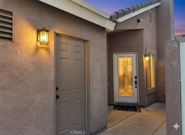 a view of an entryway of a house
