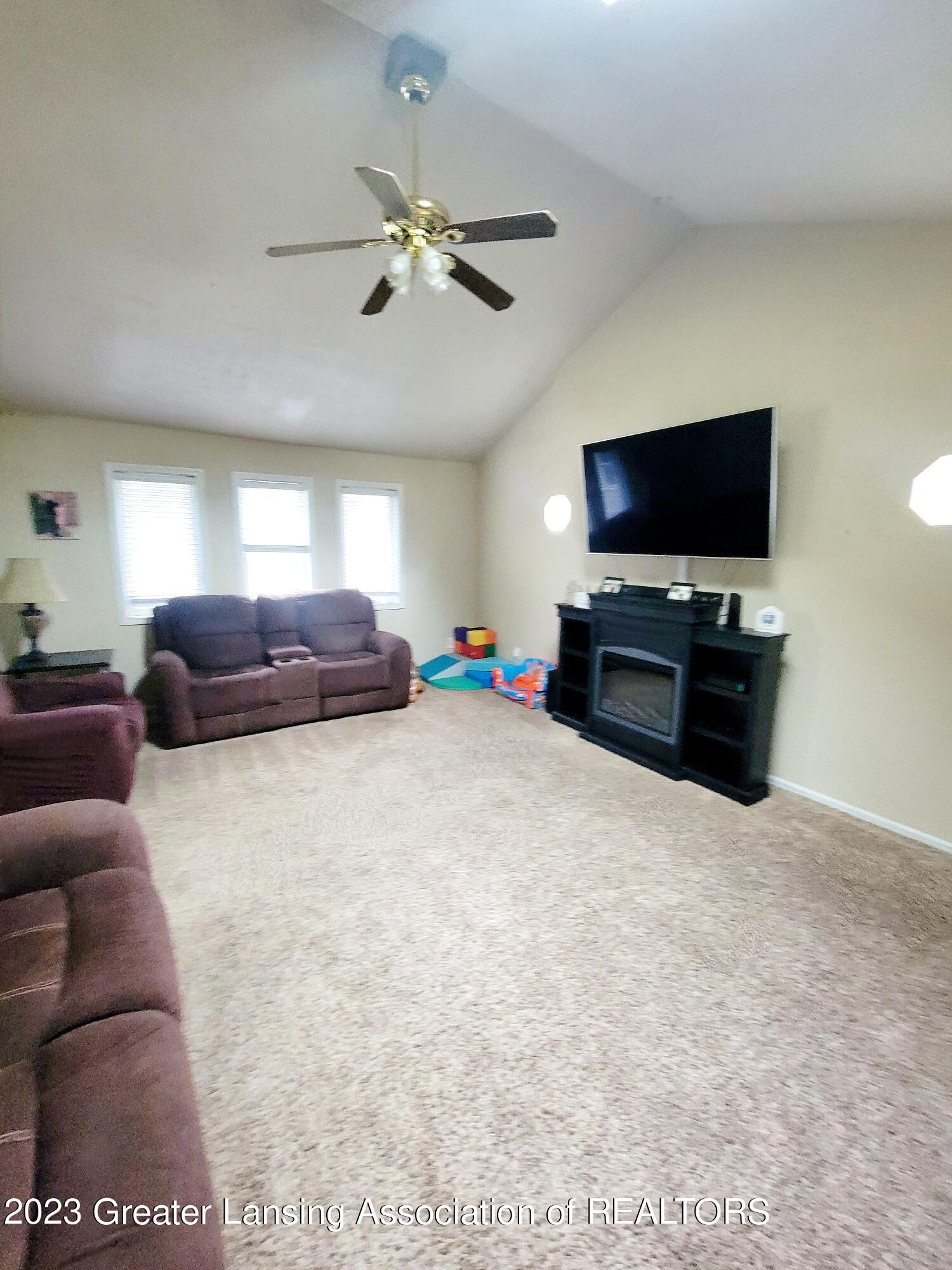 5605 Schafer Road Lansing, MI 48911 - Photo 13 of 47 20230611_115838 - Copy